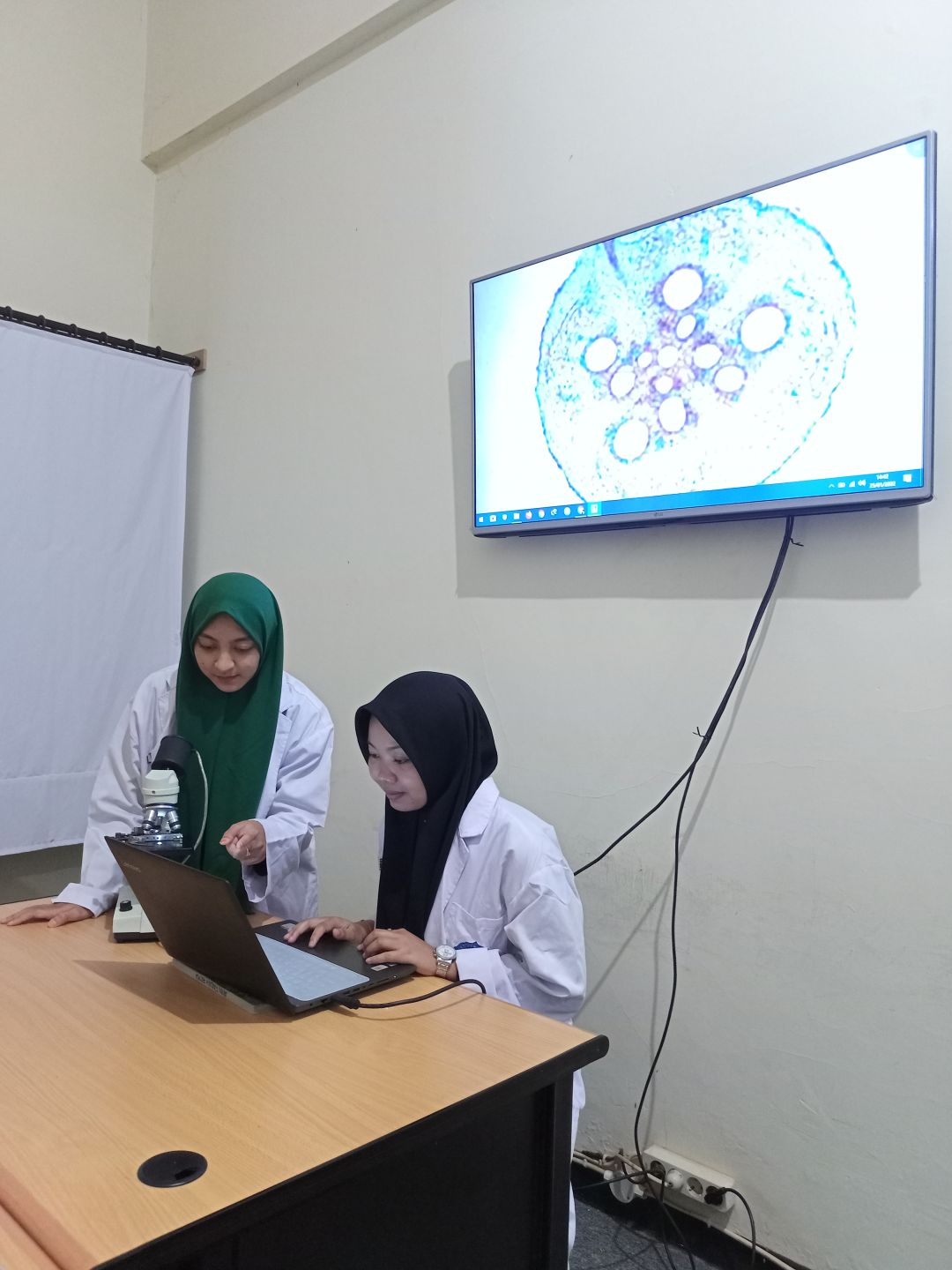 Dokumentasi Prodi Fisika UNIKAMA (4)